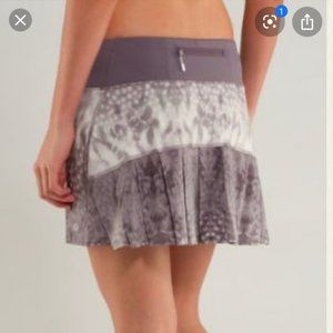 Lululemon Run Speed Skirt Snowy Owl sz 8 gray